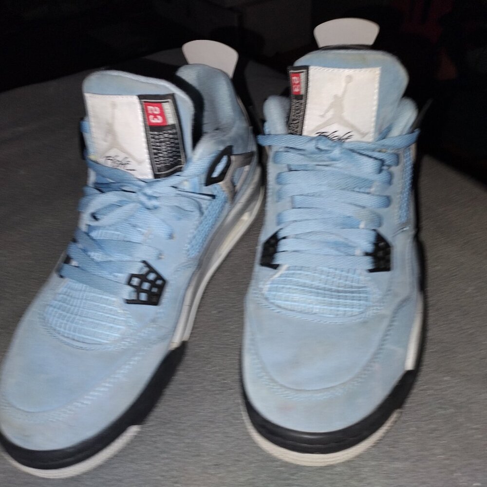 Size 10 - Jordan 4 Retro University Blue 2021
